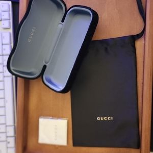 Gucci Large Velvet Clamshell Case